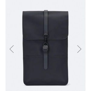 NWT Rains backpack mini in black